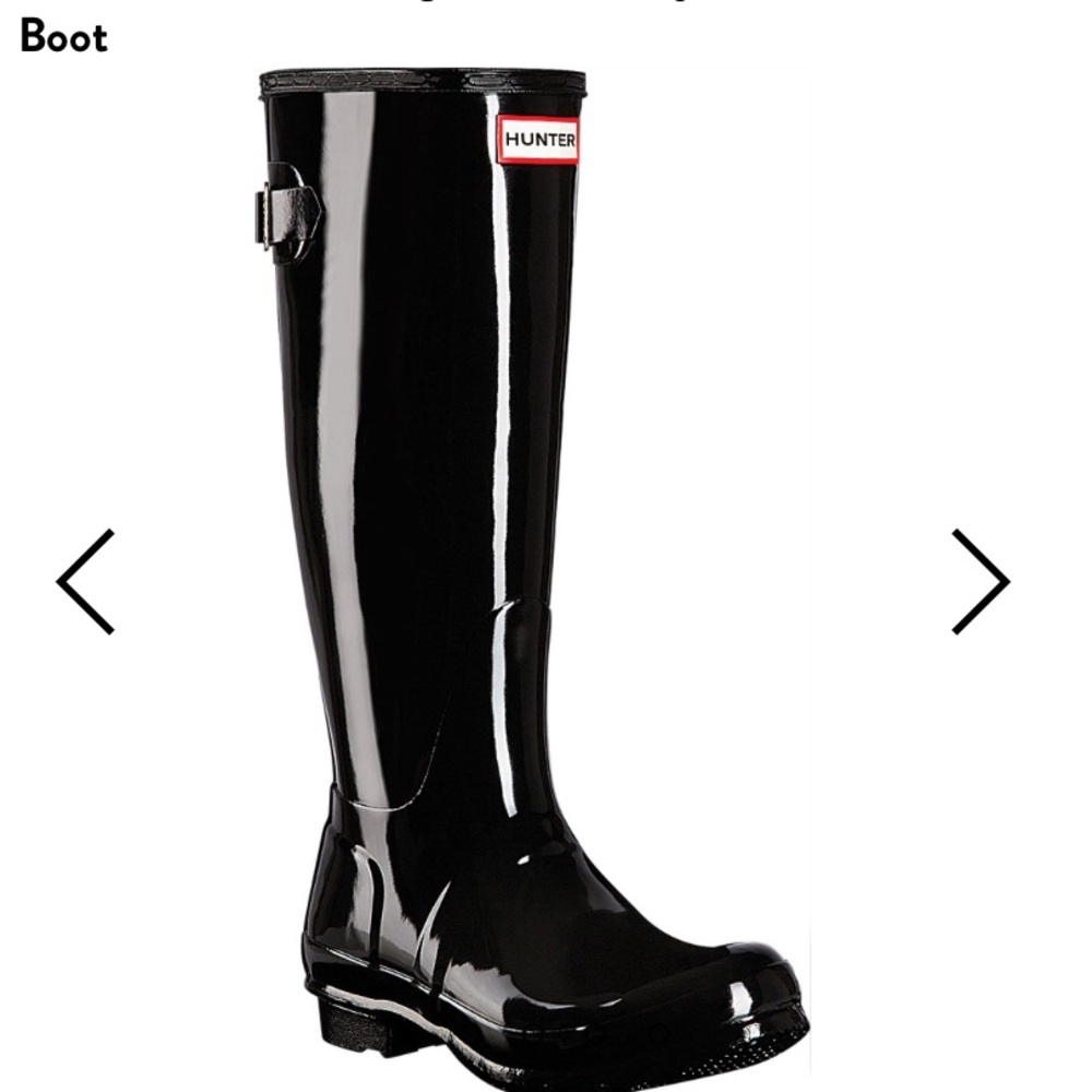 Hardly worn black shiny Hunter boots with adjustable back!